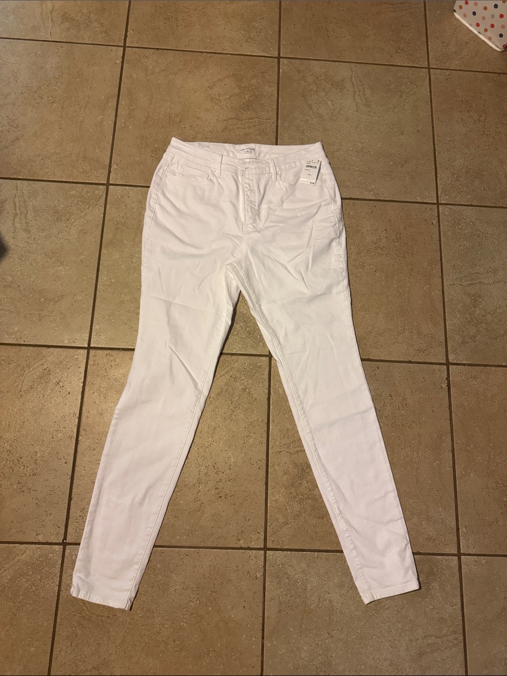 Good American White Skinny Jeans - Sleek Slim Fit